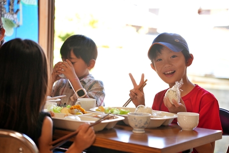 地元の小学生